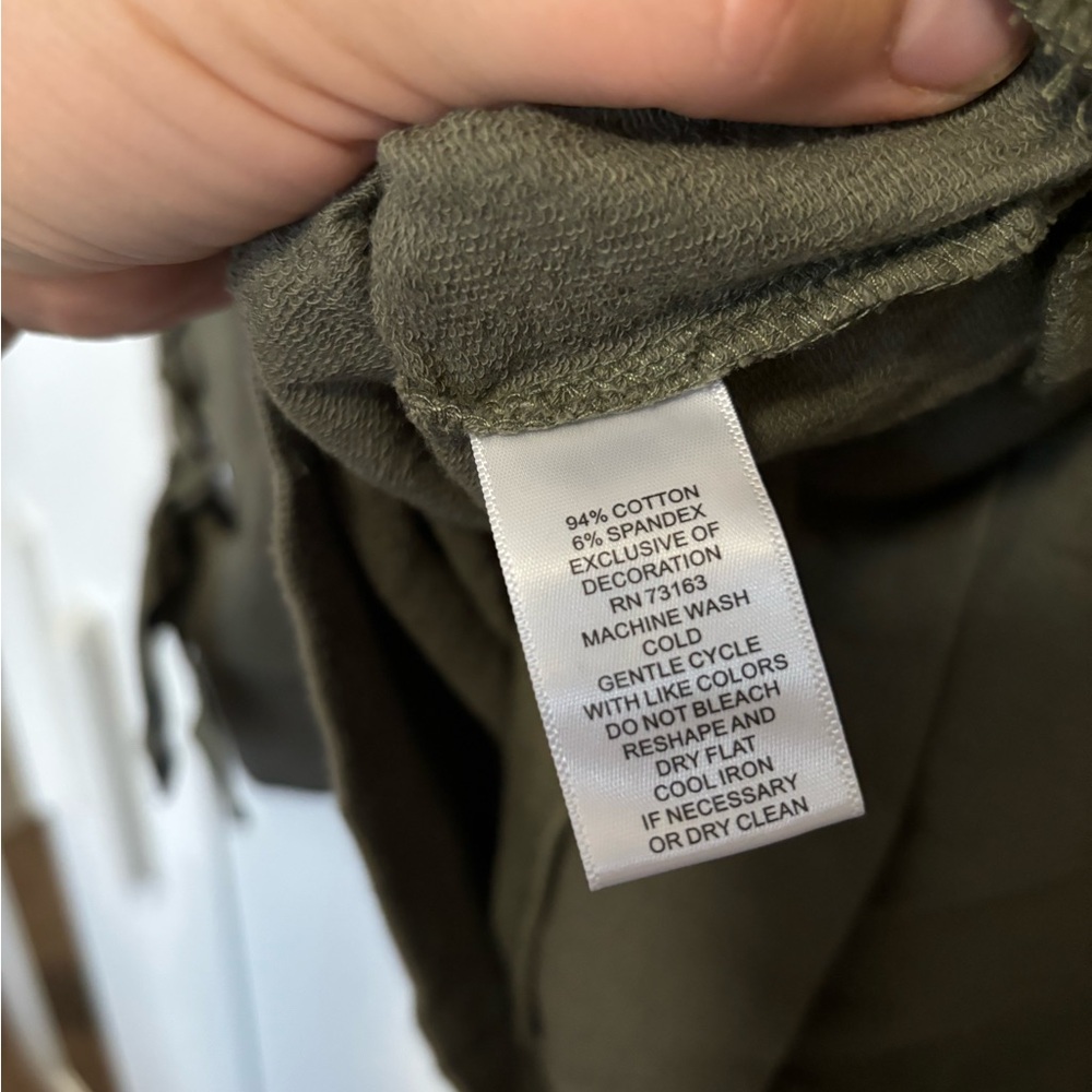 Cable and Gauge Olive Green Women's  Top with long Sleeve Details in L - Picture 5 of 5